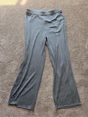 Club Monaco Light Gray Ribbed Wide-Leg Cropped Pants